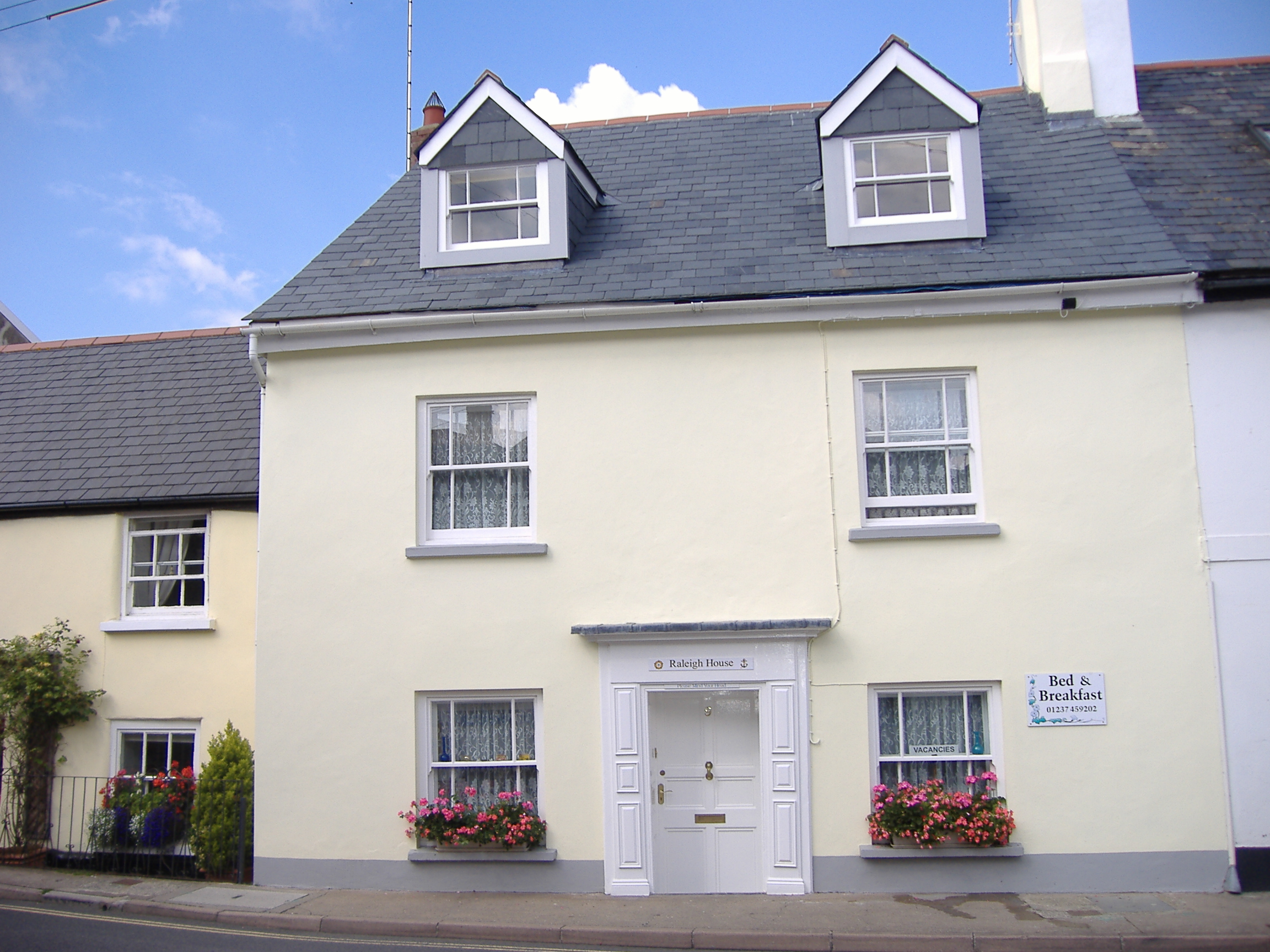Raleigh House-官方