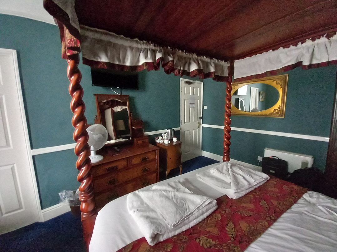 The George Hotel主图