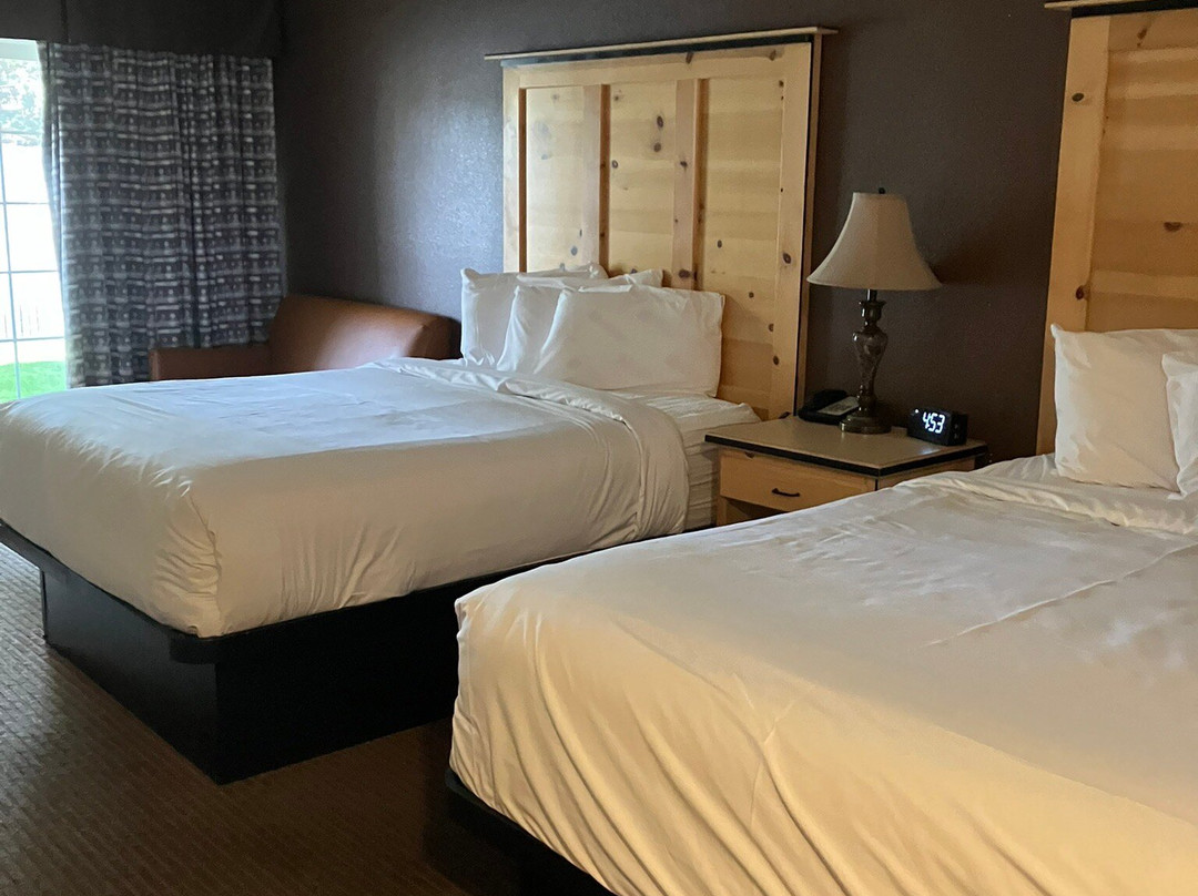 Sisters Inn and Suites主图