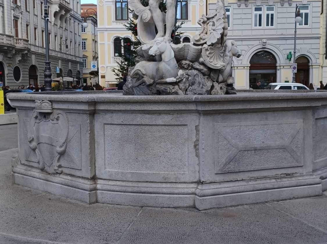 La Fontana del Nettuno-的里雅斯特必去景点