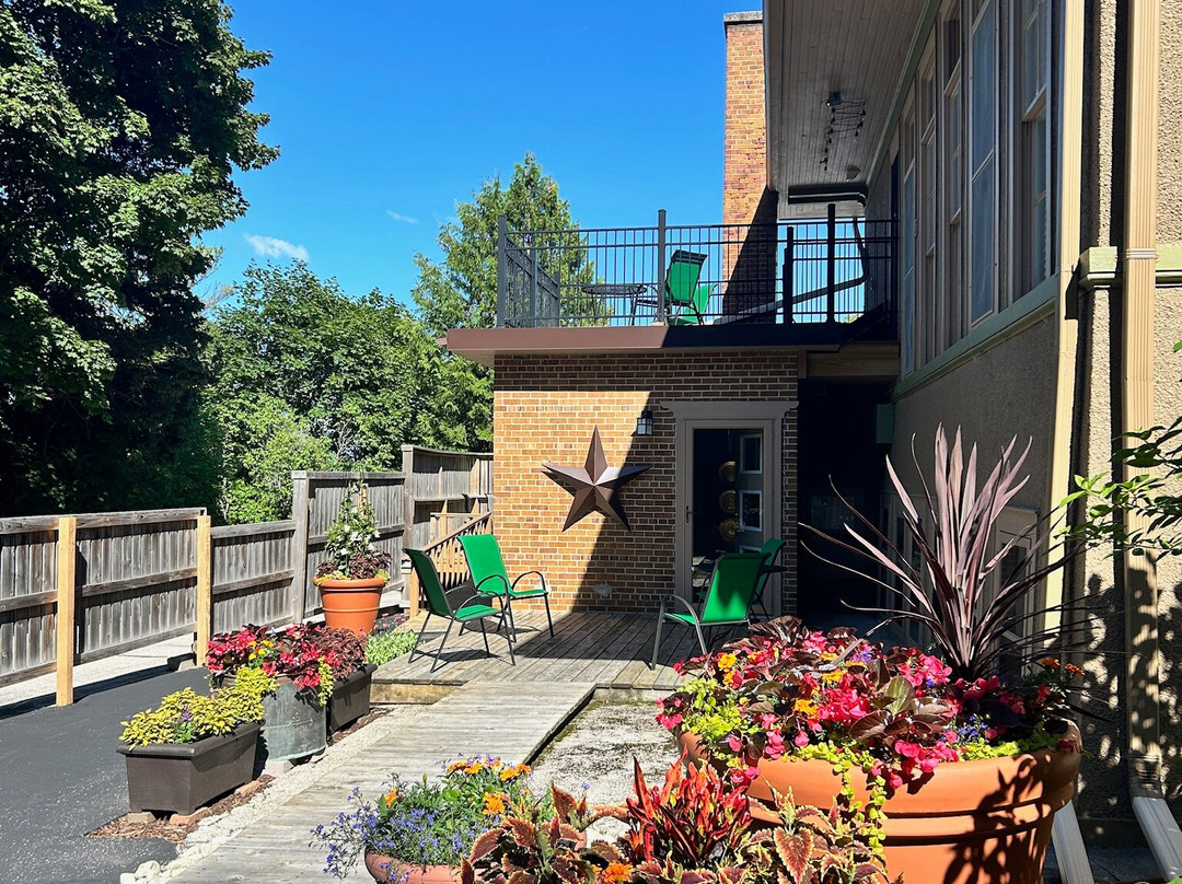 Baileys Harbor Schoolhouse Inn主图