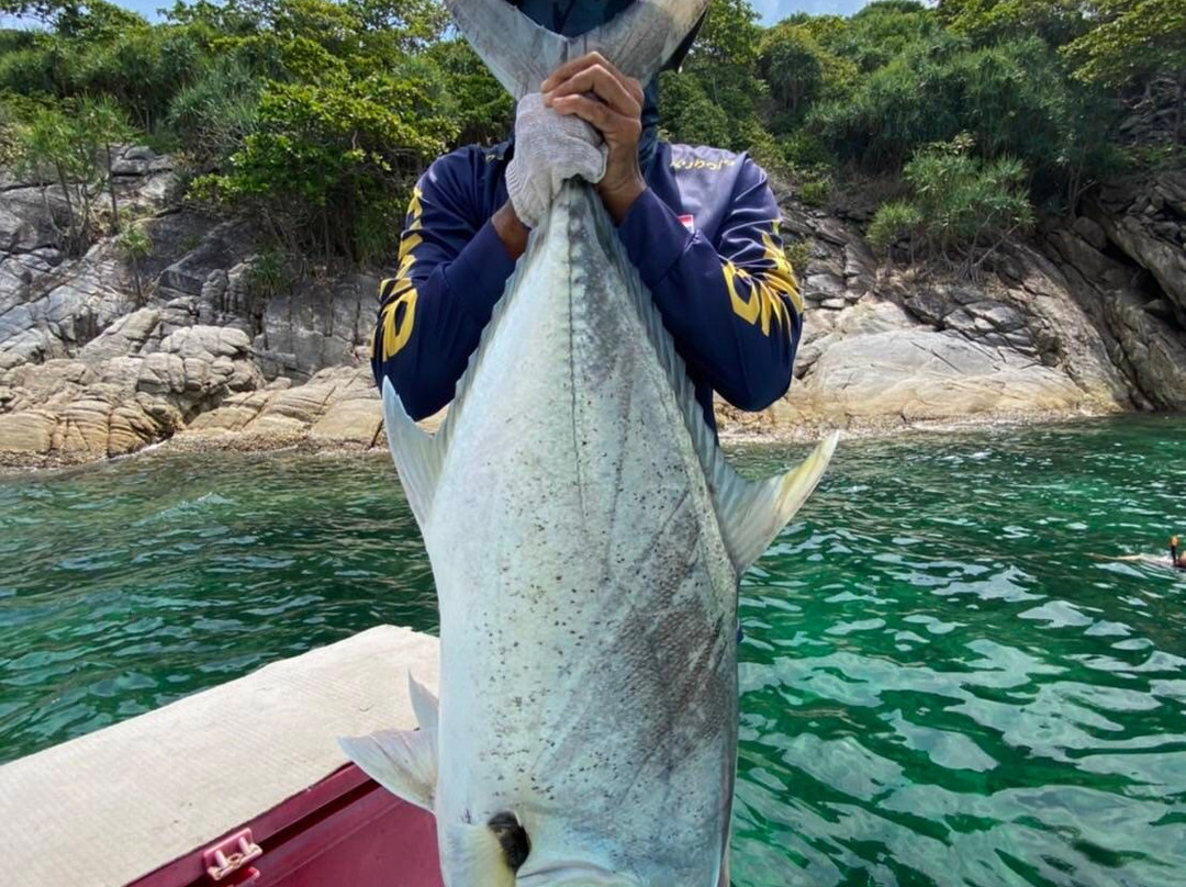 Beluga Fishing Tours-普吉岛必去景点