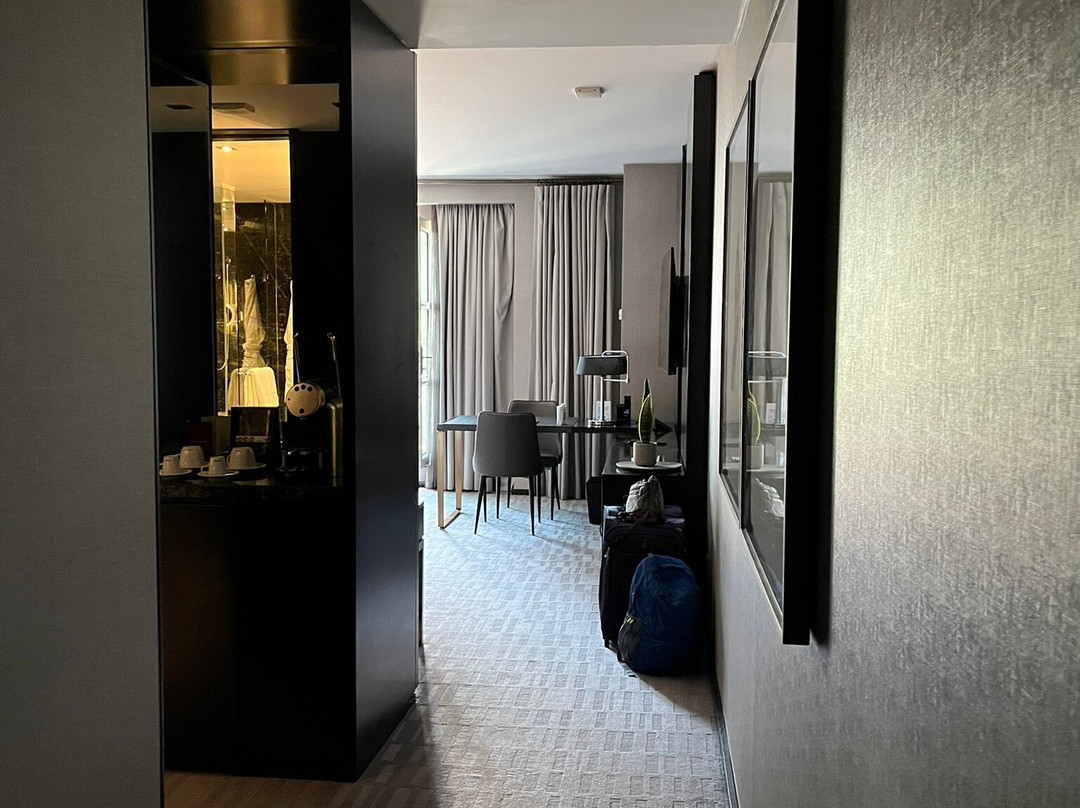 黑泽尔顿酒店主图