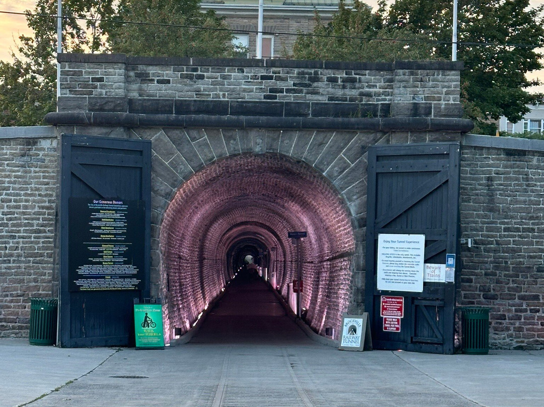 Brockville Railway Tunnel景点图片