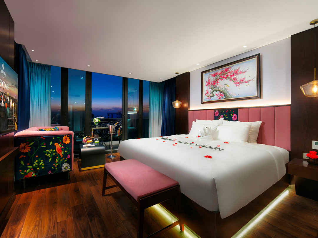 Aurora Central Hotel主图