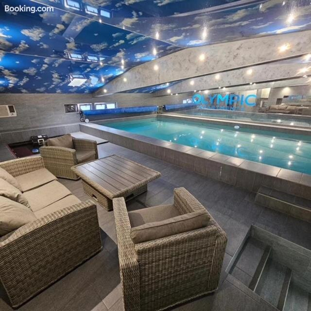 Olympic Apartments主图
