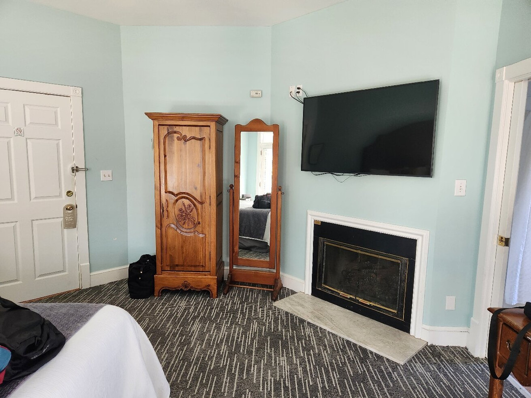 The Harbor House Inn主图