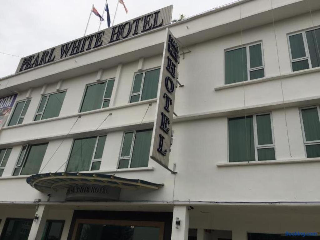 Pearl White Hotel