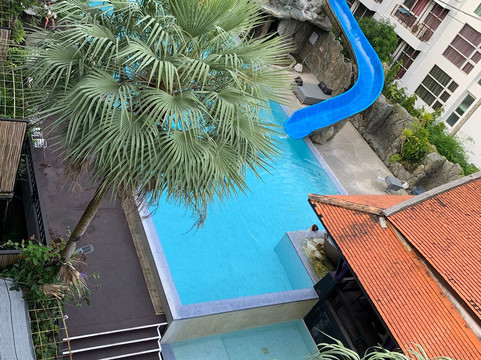 普瓦瑞度假酒店主图