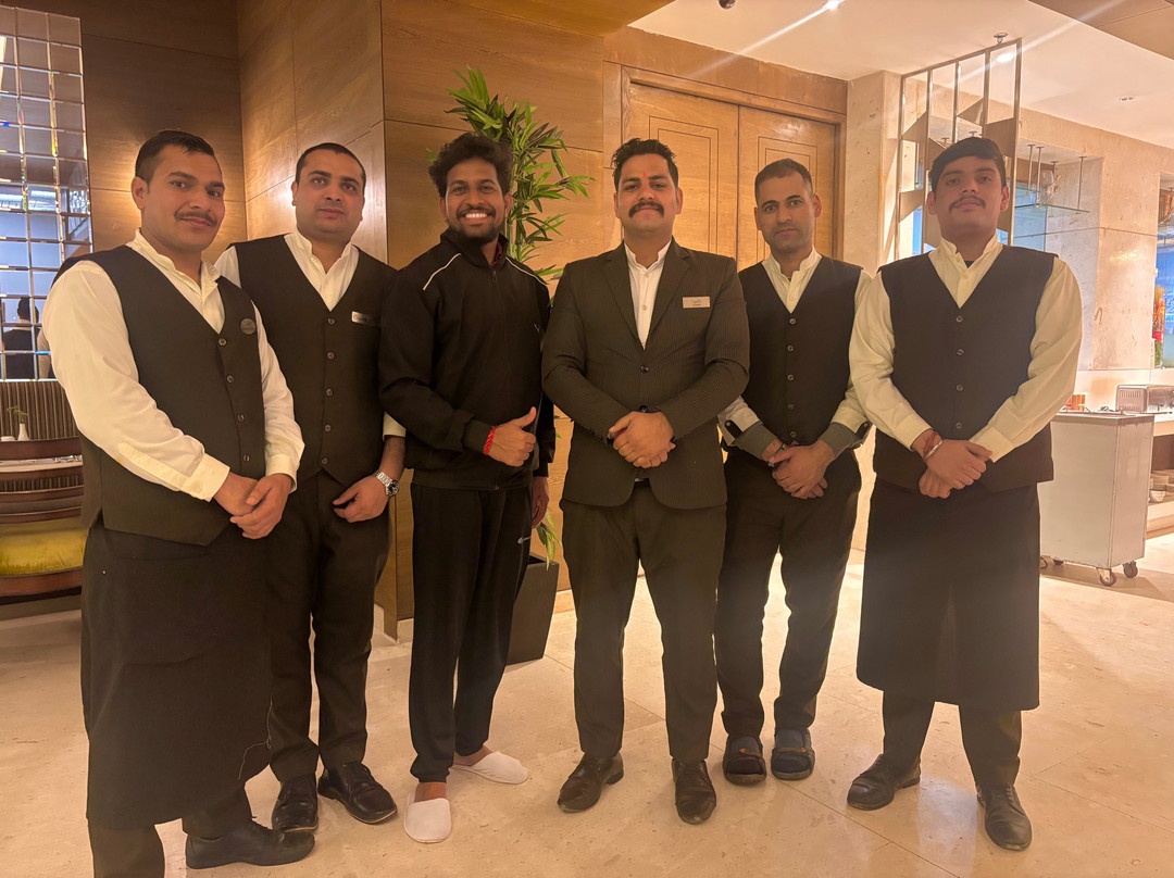 Viraj Sarovar Portico主图