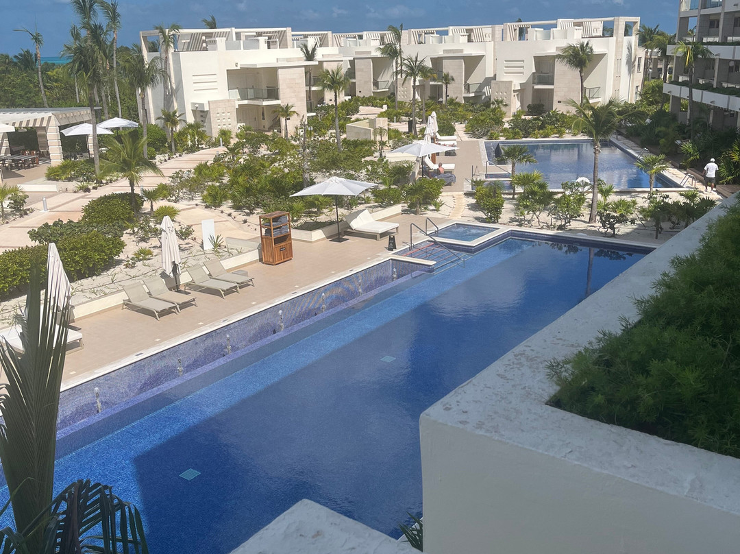 卓越集团女人海滩挚爱酒店-全包式主图