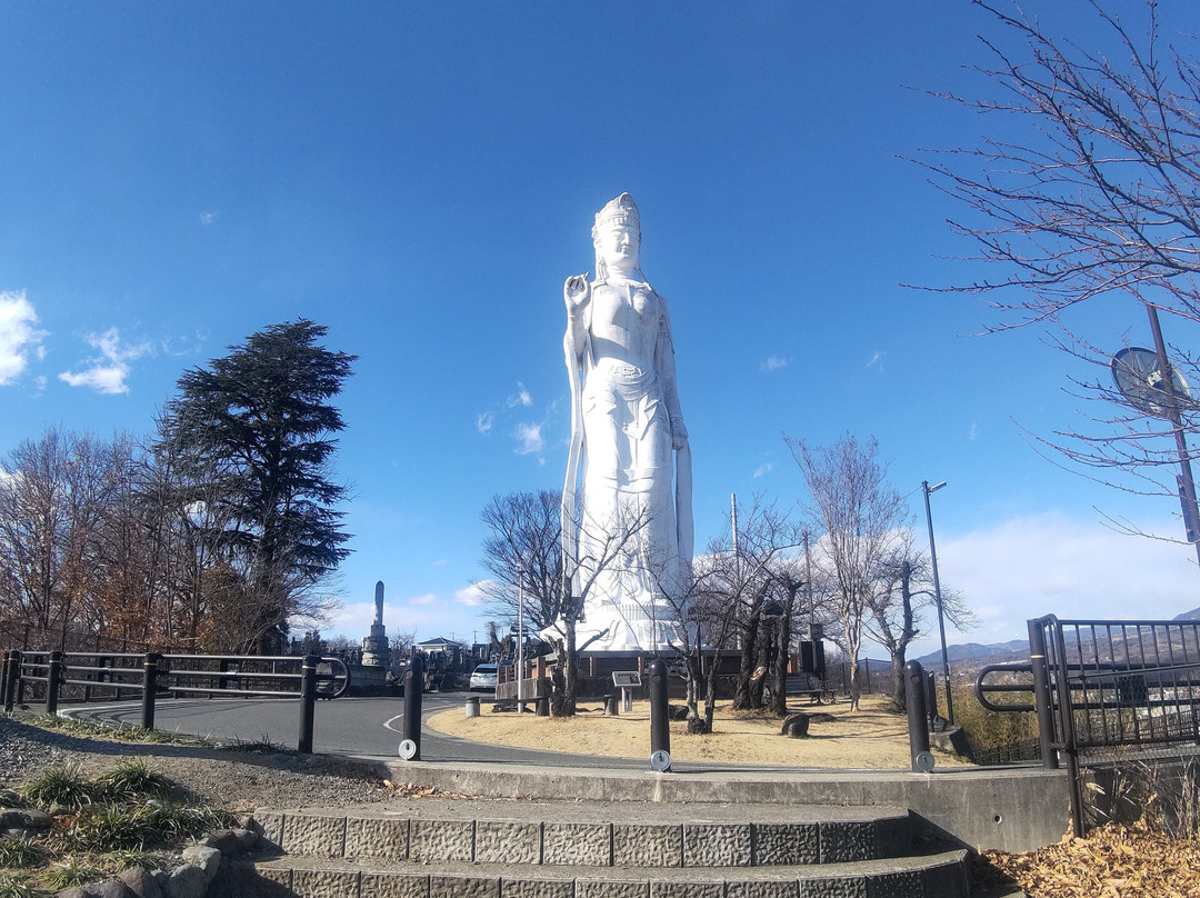 Nirasaki Heiwa Kannon Statue景点图片
