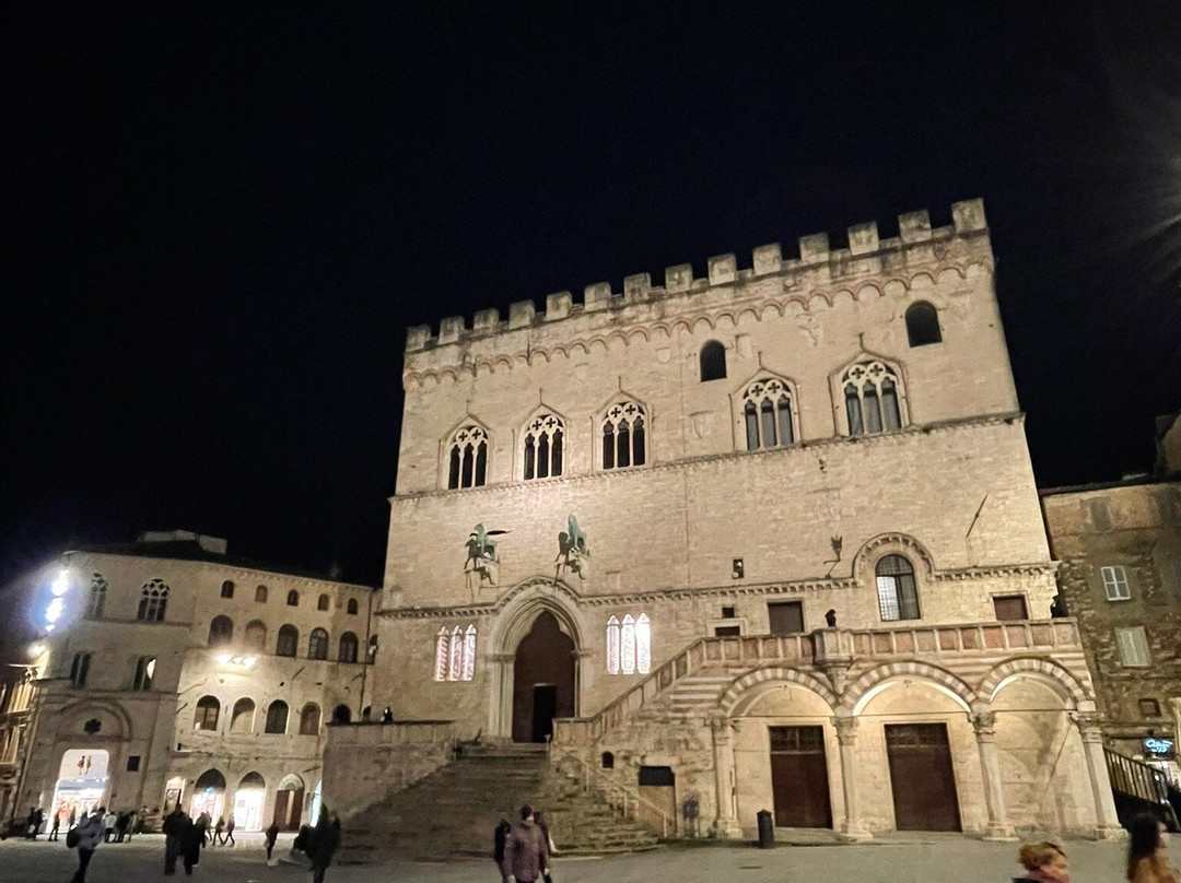 Piazza IV Novembre-佩鲁贾必去景点