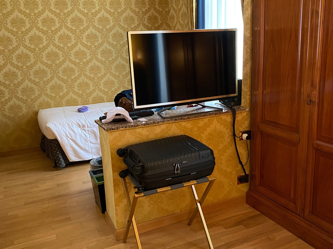 拉斐尔酒店主图