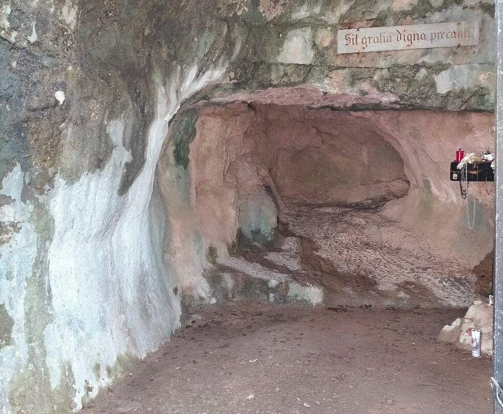 Eremo di Sant'Onofrio al Morrone-苏尔莫纳必去景点