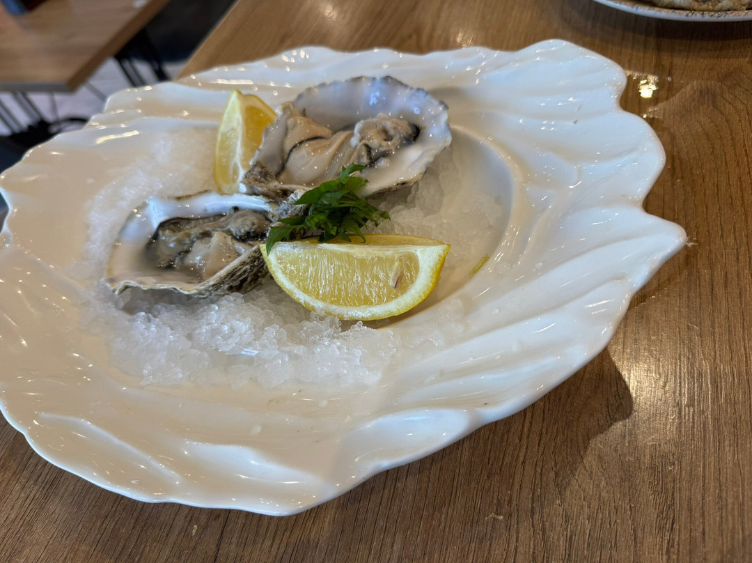 La Cava Cervecería & Vinoteca