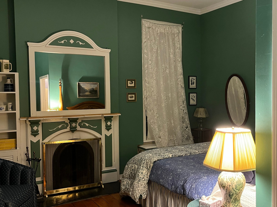 The Highland Manor主图