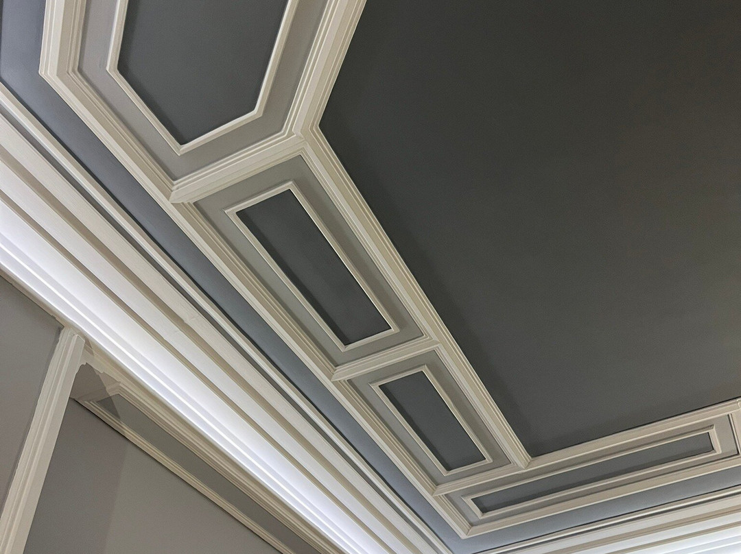 奥瑞尼套房酒店主图