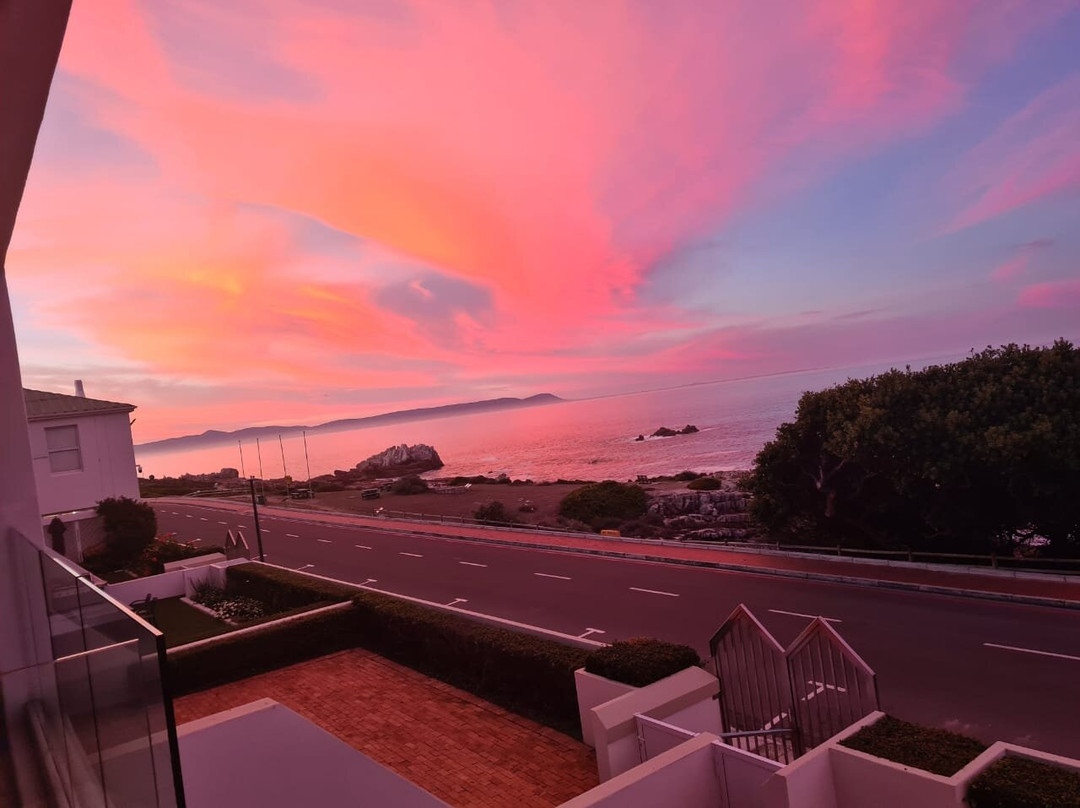 Windsor Hotel & Apartments主图