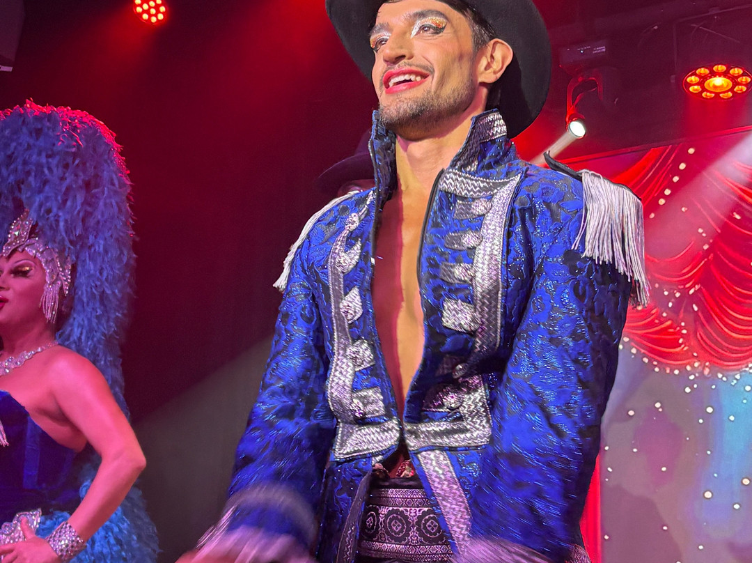 Queenz DinnerShow-锡切斯必去景点