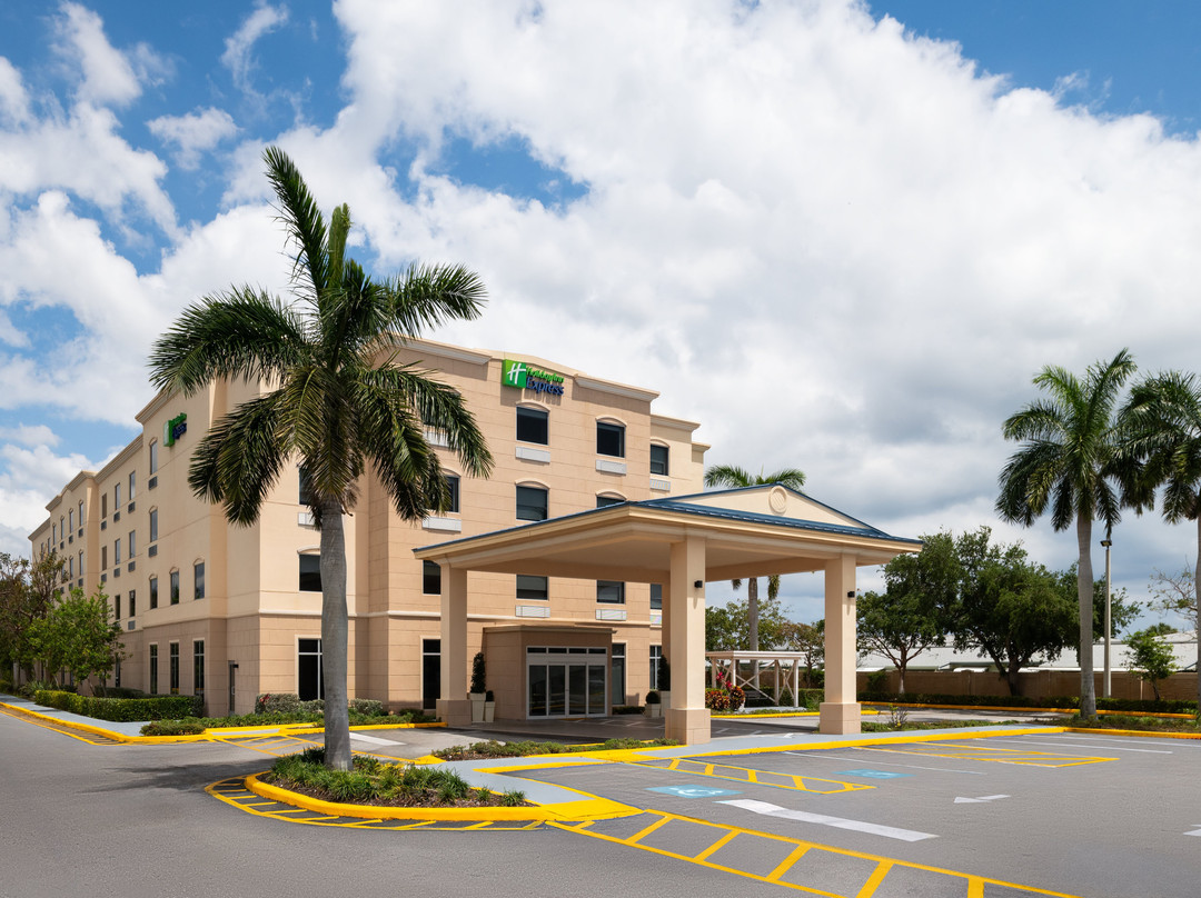 Holiday Inn Express & Suites Boynton Beach West by IHG