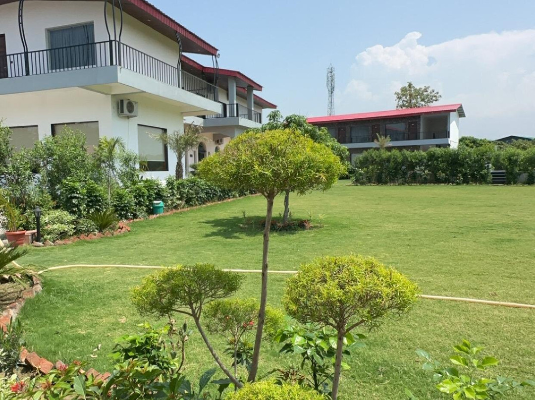 Corbett Wild Flower Resort And Spa