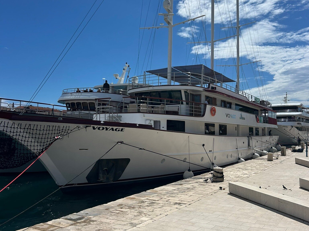 Pedal & Sea Adventures - Bike Tours-Black Point必去景点