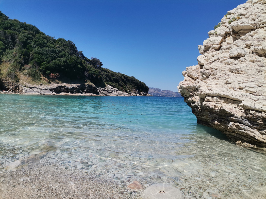 Pulebardha Beach-沙兰德必去景点