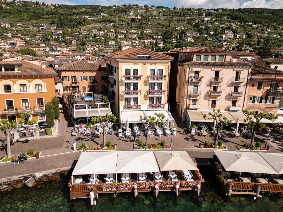 托里德尔贝纳科餐馆和美食-Ristorante Pizzeria del Porto