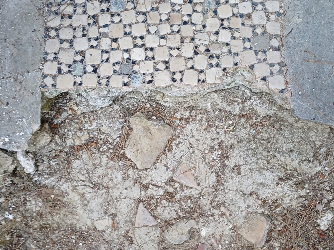 Enetikó Kástro Bóchalis-Bochali必去景点