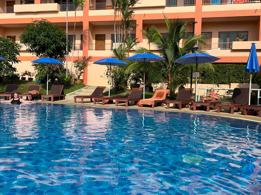 卡隆村酒店主图