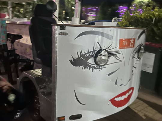 Cheekies Party Bike-达尔文市必去景点