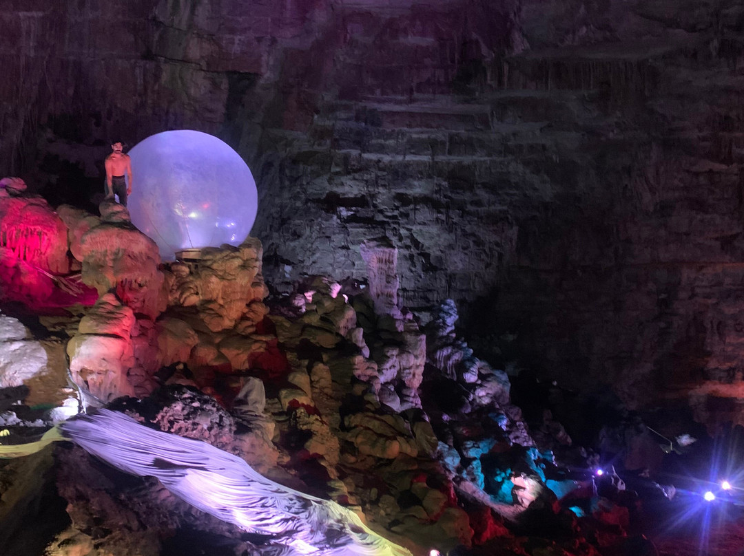 Hell in the Cave-卡斯特拉纳格罗泰必去景点
