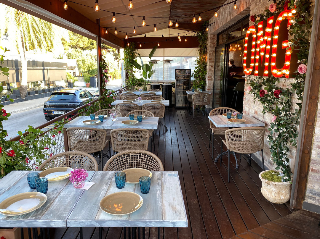 RUDE Bar & Restaurant