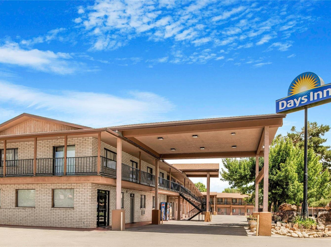 Days Inn by Wyndham Cortez