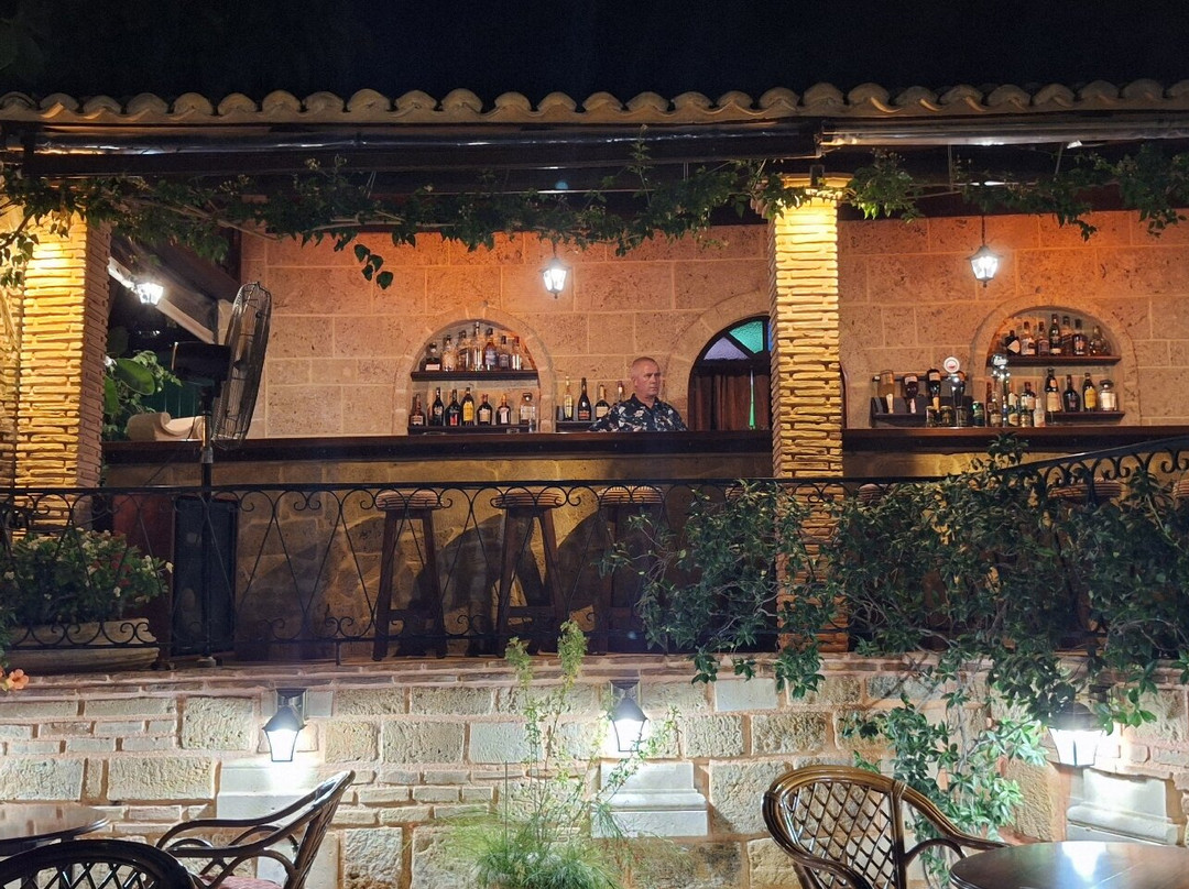 Cave Bar-卡拉马其必去景点