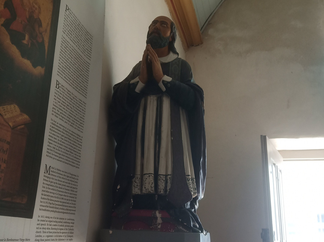 Chapelle Dom Michel-勒孔凯必去景点