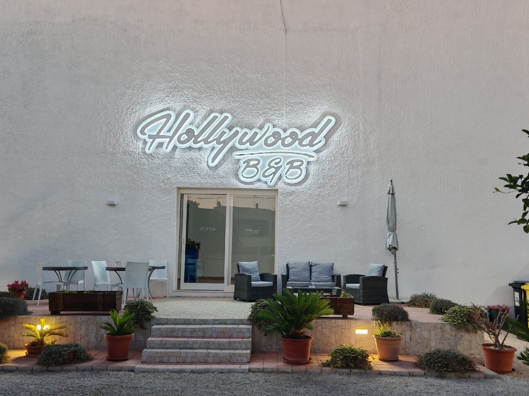B&B Hollywood主图