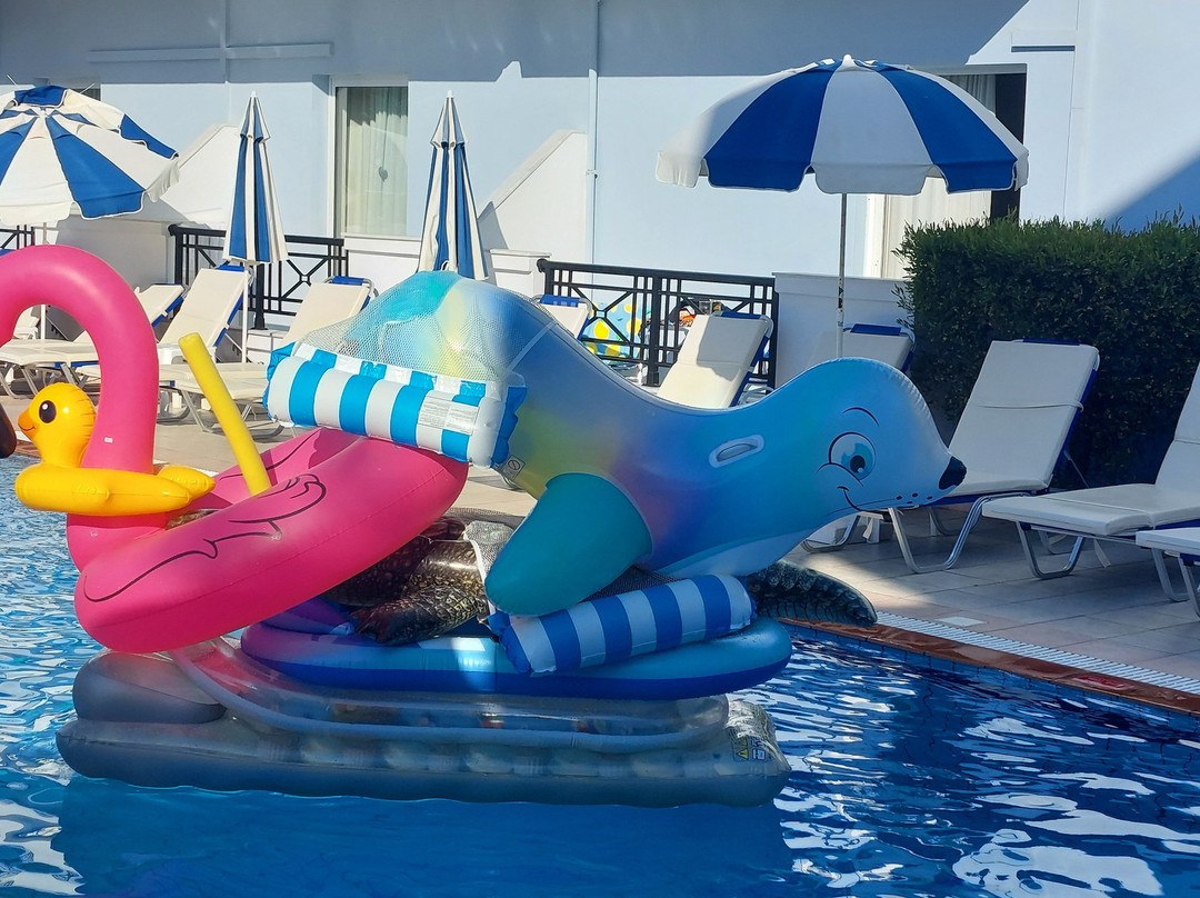 Athena Apartments主图