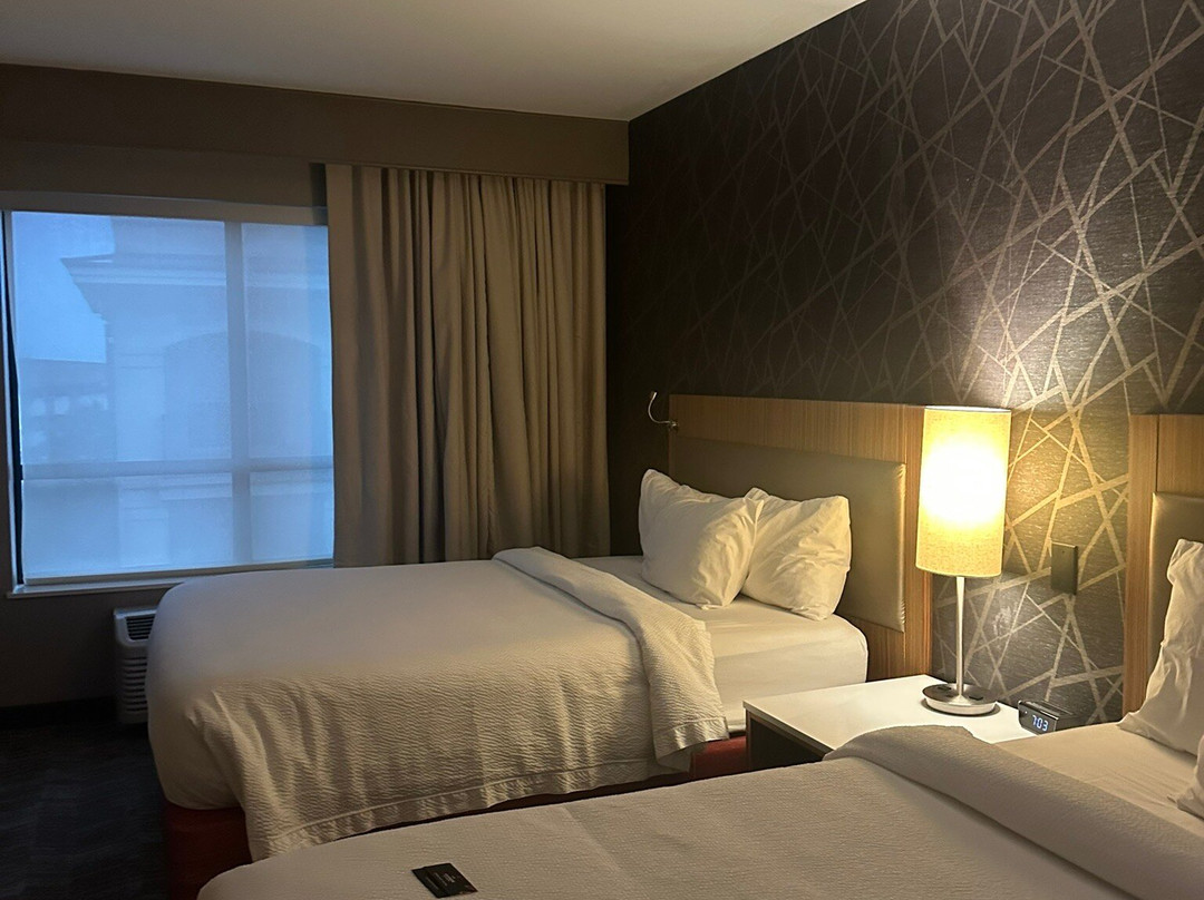 布伦特伍德圣路易斯SpringHill Suites 酒店主图