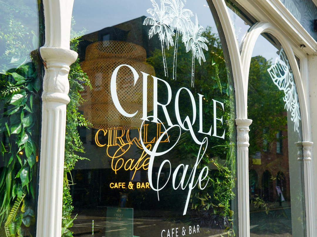 Cirqle Cafe & Bar