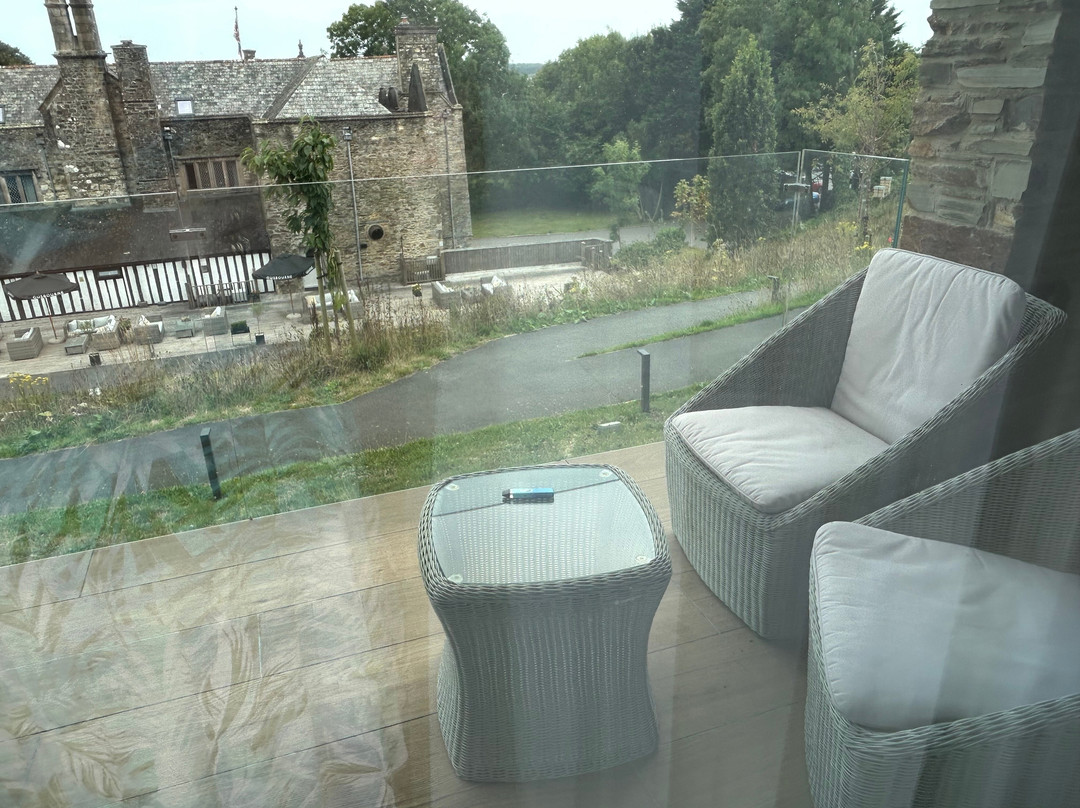 柏凌敦大酒店主图