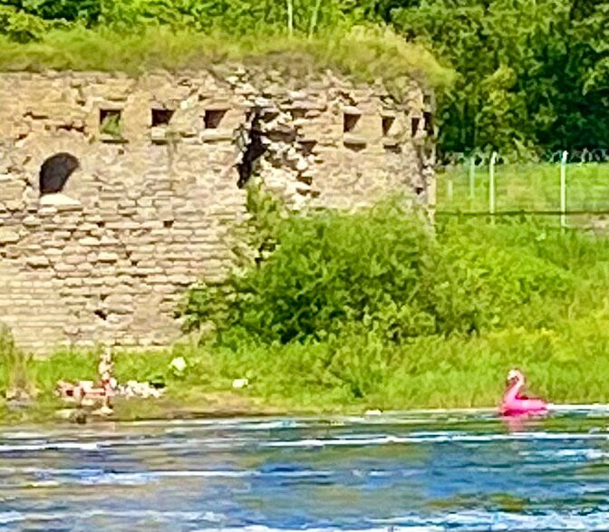 Narva River Promenade-纳尔瓦必去景点