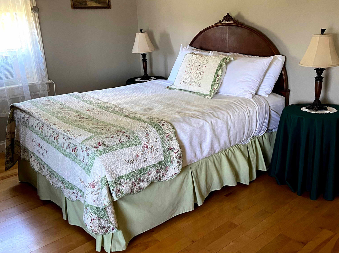 Hillcrest Hall Country Inn主图