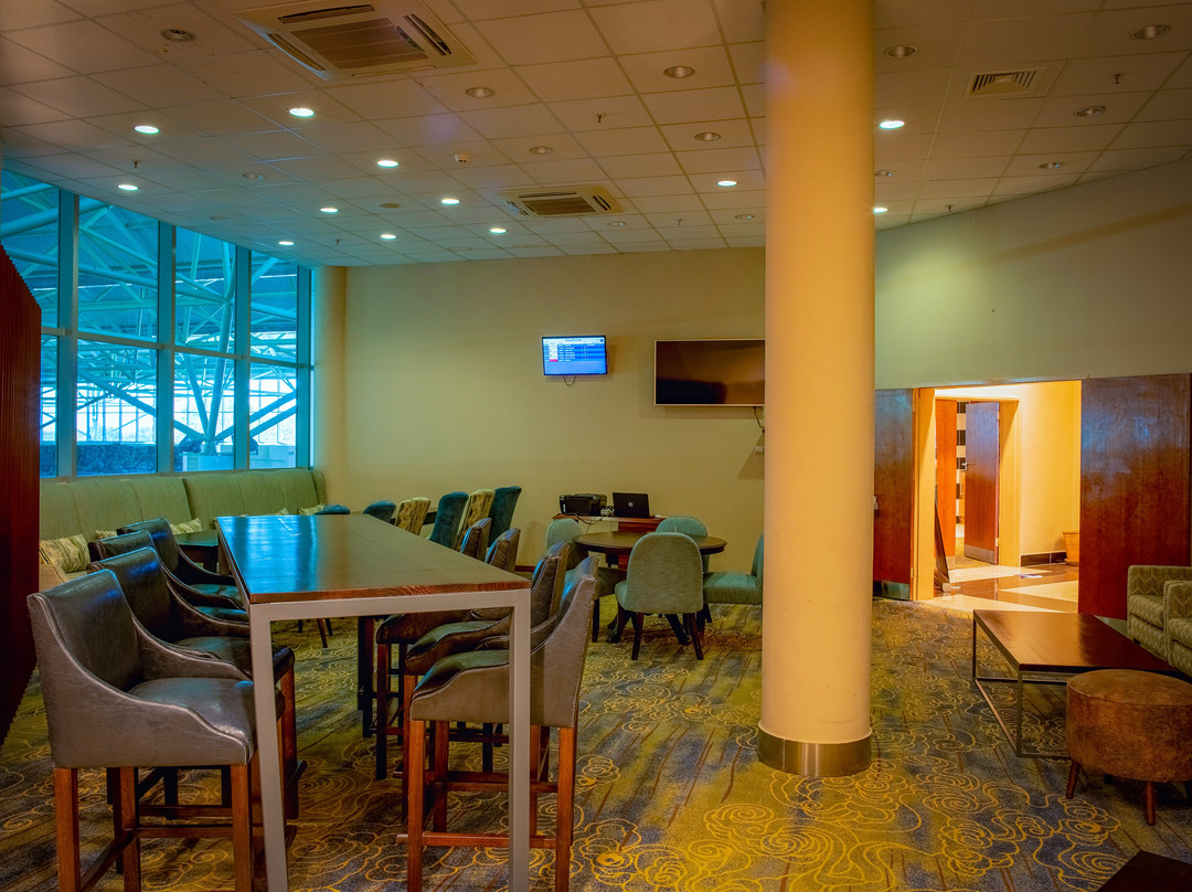 Makuwa Airport Lounge-维多利亚瀑布必去景点