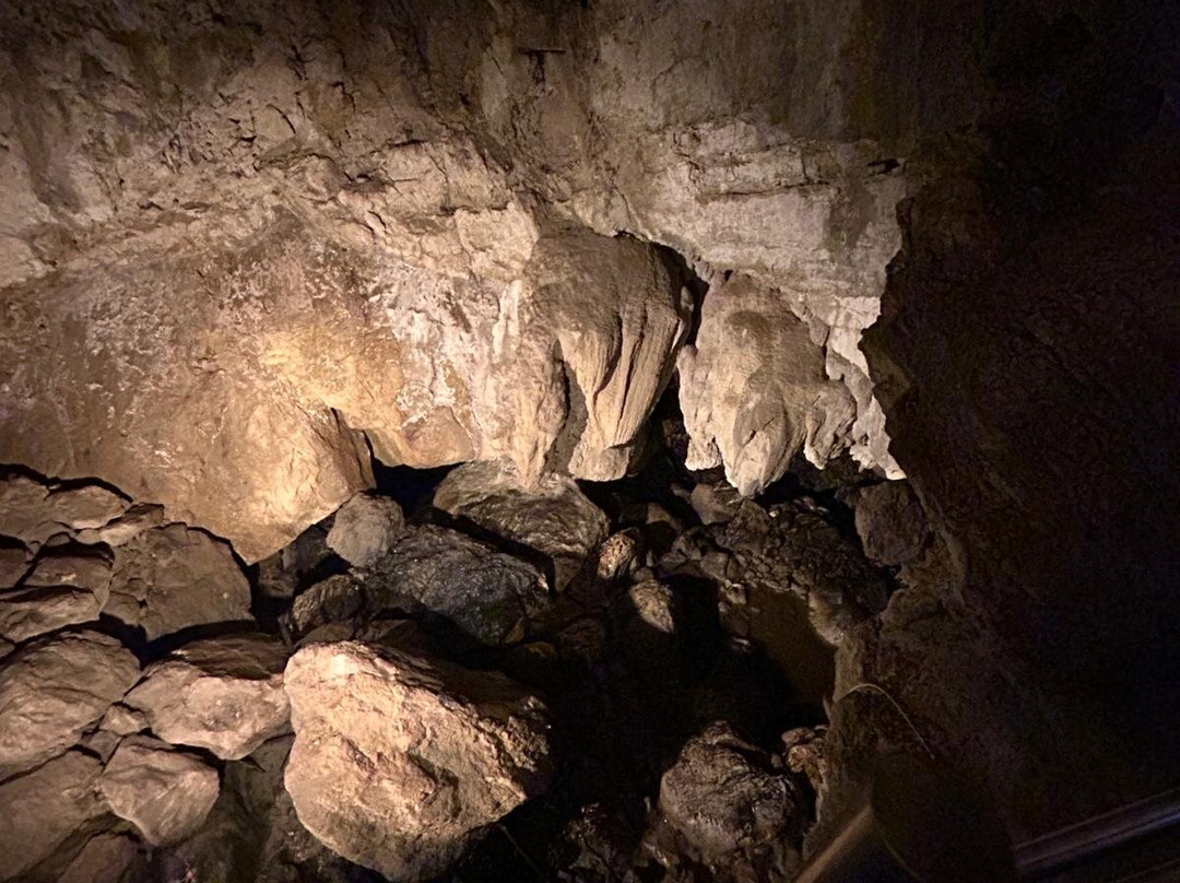 Grotte di Val de' Varri-Pescorocchiano必去景点