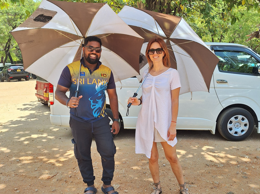 Hola Sri Lanka Tours-凯拉尼亚必去景点