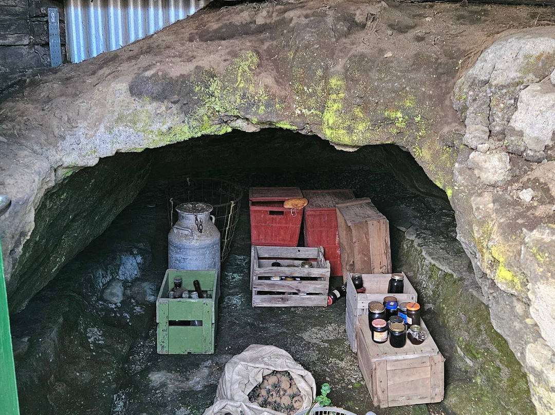 Caves of Hella-海拉必去景点