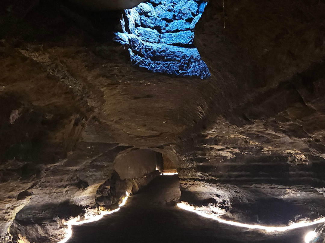 Caves of Hella-海拉必去景点