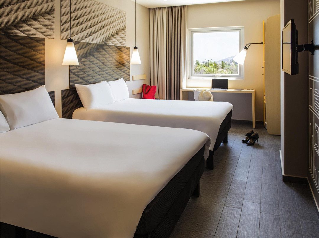 宜必思马萨特兰玛琳娜酒店主图